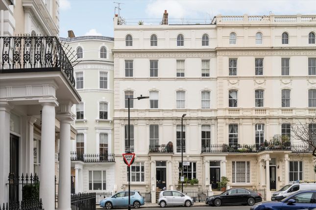 Thumbnail Flat for sale in Leinster Square, London