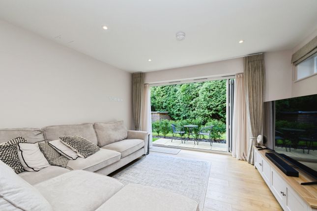 Flat 2   The Grange,, Firs Road, Kenley photo 4