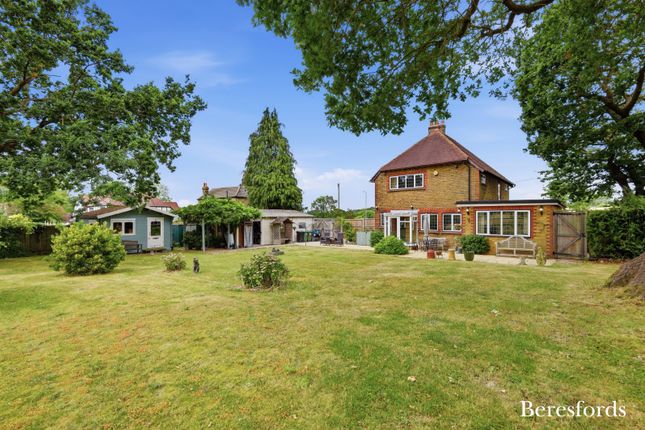 Lyntondale,, London Road, Essex photo 2