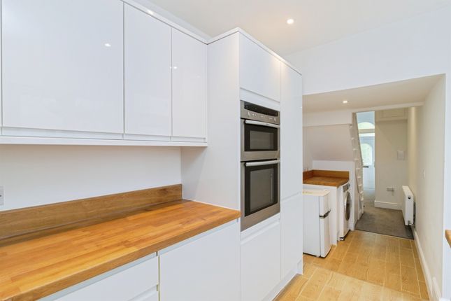8, Hilldrop Terrace, Torquay photo 3