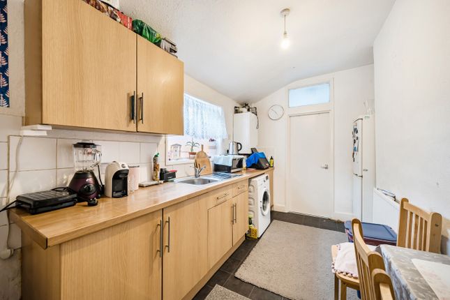 5b, Heyworth Road, London photo 2
