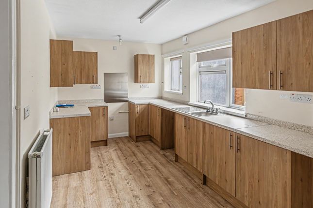 3 Bremhill View, Calne photo 5