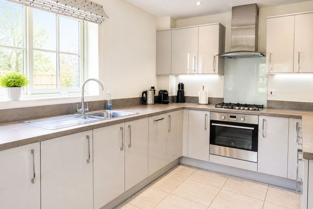 13, Mercer Way, Gloucestershire photo 4