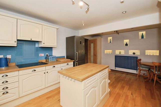 35, Sunningdale, Peterborough photo 4