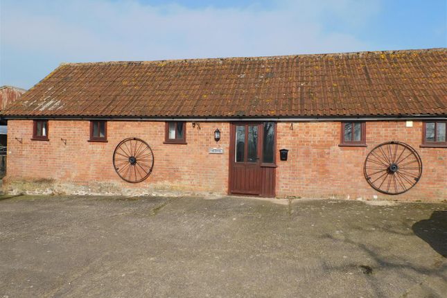 2-bed bungalow on The Shippen, Gardeners Farm, Lower Holditch, Axminster, £950/mo