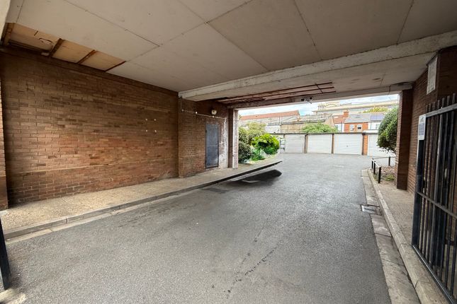 Flat 12a 21-29 , Norwood Road, Southall photo 3
