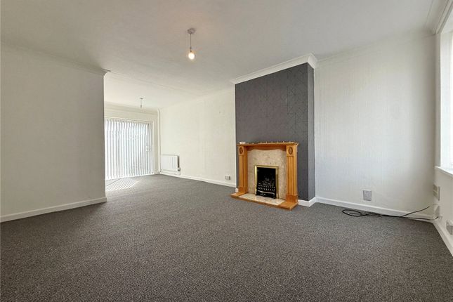 30, Farmbrook Avenue, Wolverham photo 3