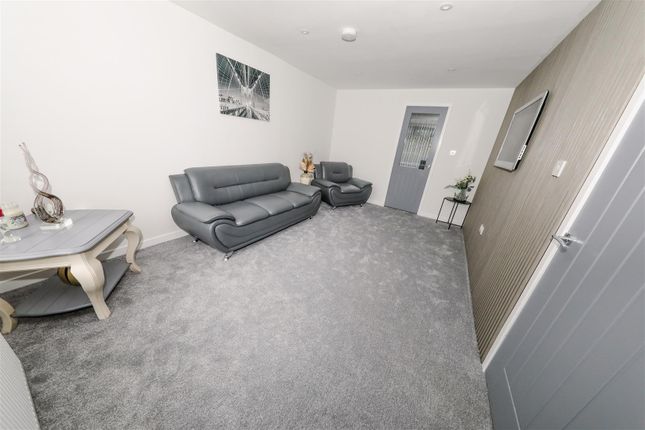 32, Cowal Crescent, Glenrothes photo 4