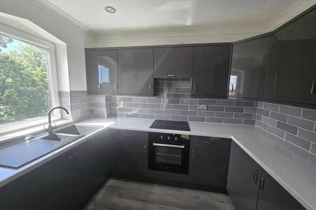 24, Manor Court, South Shields photo 3
