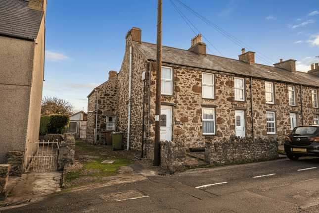 3-bed house on Treflys, Pwllheli, £225,000