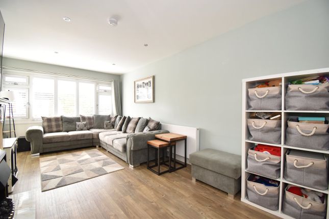 10, School Lane, Platts Heath photo 4