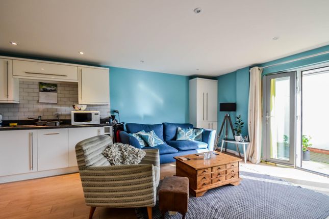 Flat for sale in Pavilion Drive, Leigh-On-Sea