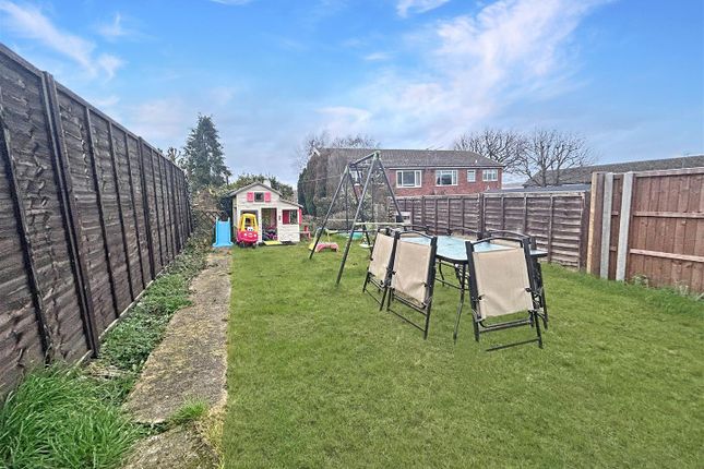 Flat for sale in Own Private Garden - Gauldie Way, Standon, Herts