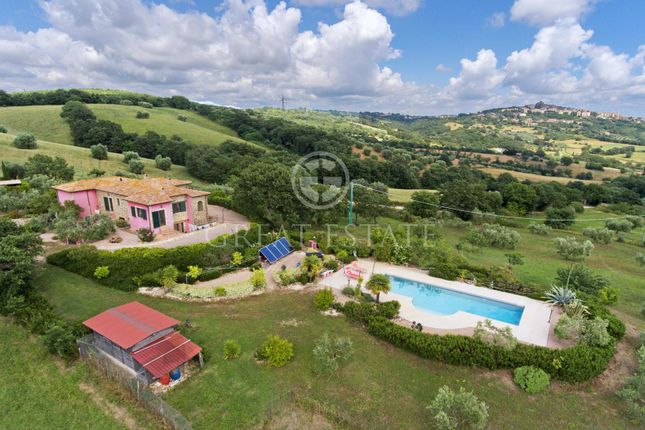 Villa for sale in Manciano, Grosseto, Tuscany