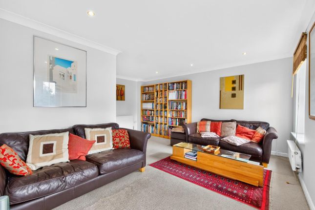 4, Cheshire Close, York photo 3