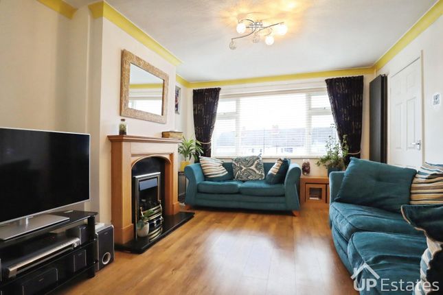 14, Chenies Close, Coventry photo 3