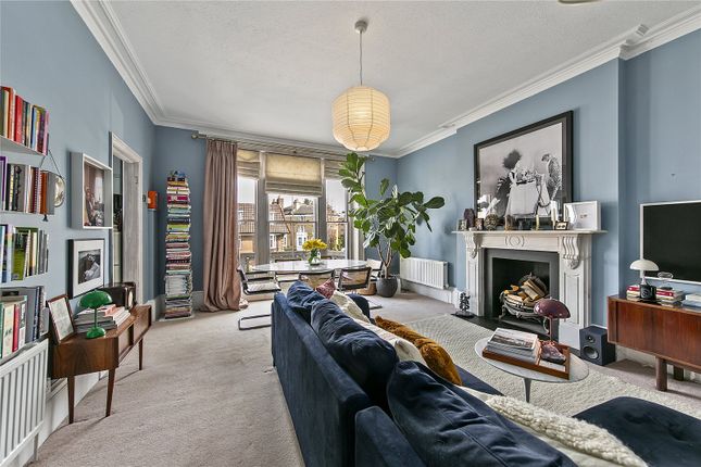 1-bed flat on 8C, The Barons, St Margarets, £520,000