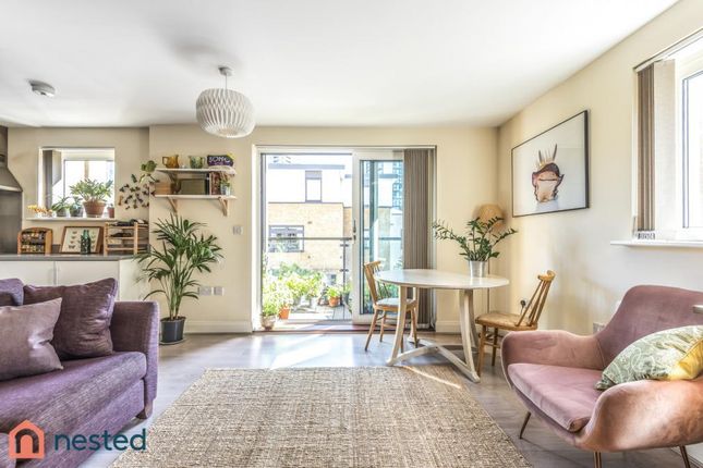 Thumbnail Flat for sale in George Mathers Road, Elephant &amp; Castle, London