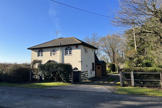 Thumbnail Cottage for sale in Steyning Road, West Grinstead, Horsham
