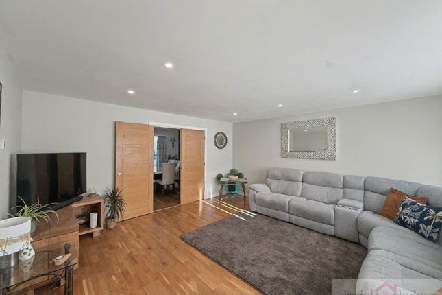 8 Mount Square, Leek photo 4