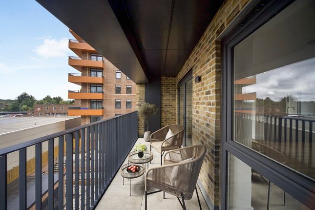 Flat 8 Redwing Court, London photo 2