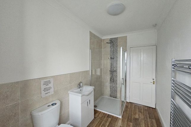Room 2, 28, Courtenay Park, Newton Abbot photo 4