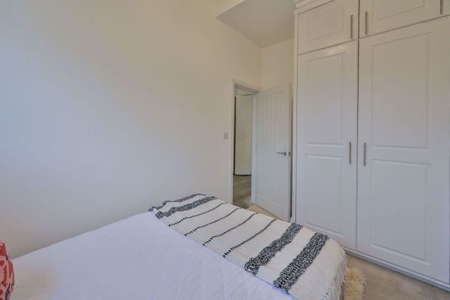 Trebovir Road, Earls Court photo 3