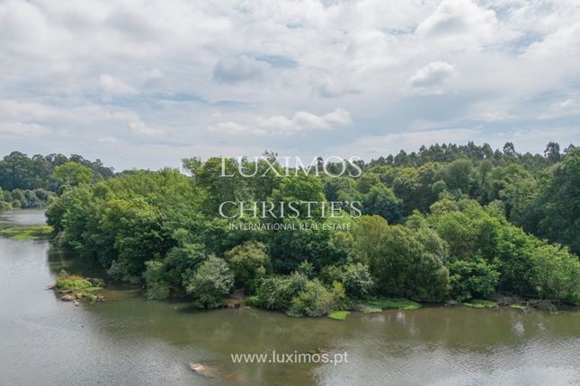 Land for sale in 4750 Tamel, Portugal