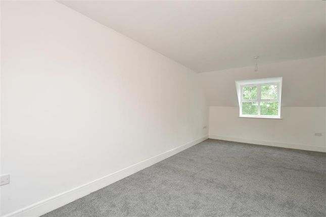 Flat for sale in Worth Park Avenue, Crawley, West Sussex