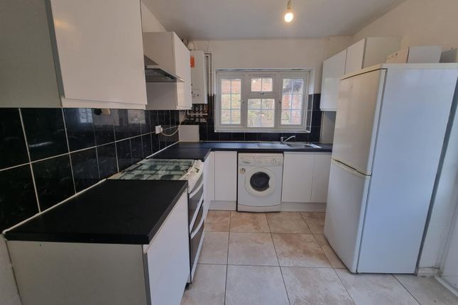 Desborough Avenue, High Wycombe photo 2