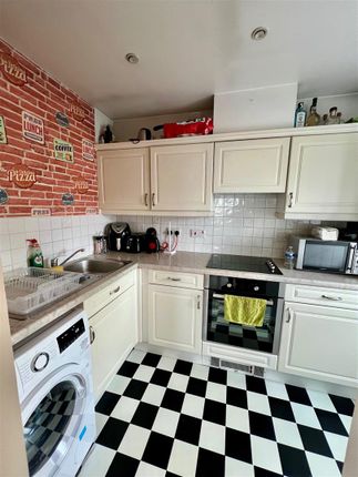 26 Pembroke House, Station Road, Borehamwood photo 3
