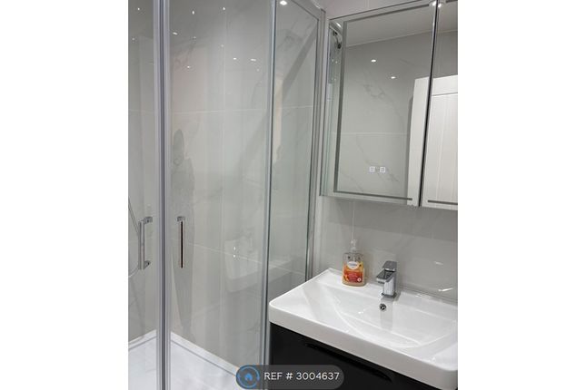Manford Way, Chigwell photo 5