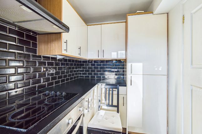 63, Danbury Crescent, South Ockendon photo 4