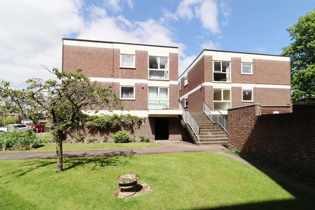 2-bed flat on Flat 33, The Laurels, Bromley, £300,000