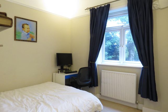 Flat to rent in Waldegrave Road, Crystal Palace, London