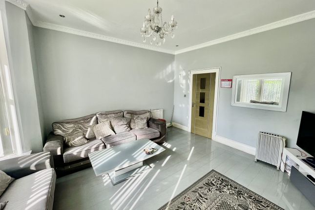 325, Colne Road, Burnley photo 5