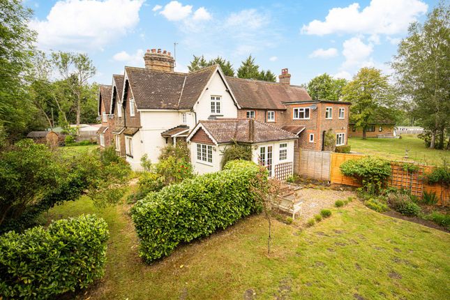 2-bed house on Rose Cottage East Street, Crawley, £475,000