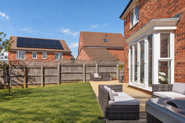 8, Benjamin Bevin Road, Northampton photo 4