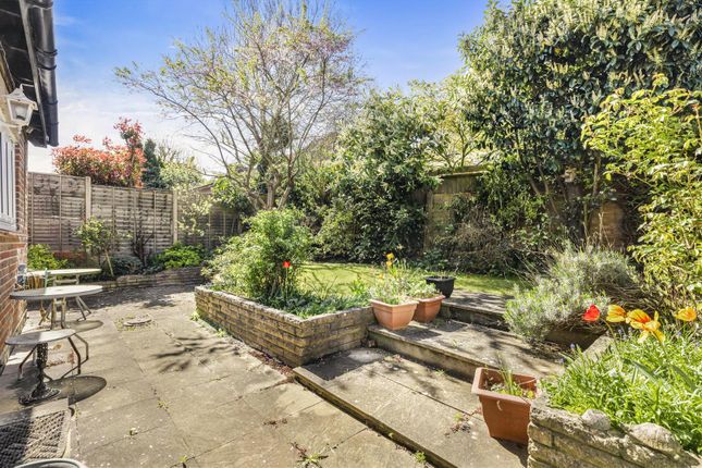 21, Nursery Rise, Dunmow photo 4