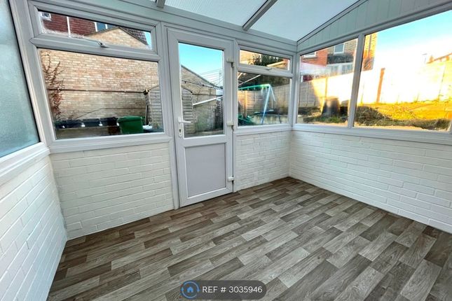 Flat, Avenue Road, Weymouth photo 3