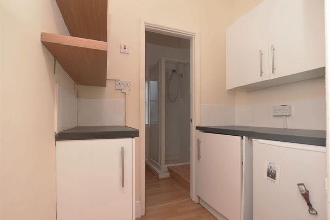 Flat 2, 30 Cumberland Street, Bristol, Bristol photo 3