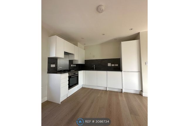 Celadon House Flat, London photo 5