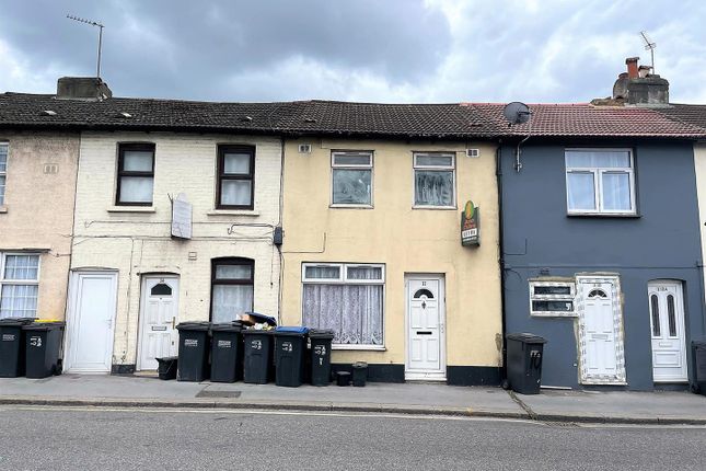 Terraced house to rent in St. James's Road, Croydon