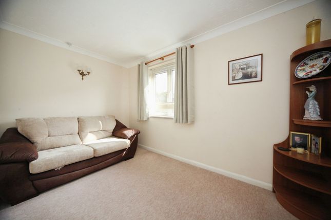 27, Popes Court (Luton), Luton photo 4