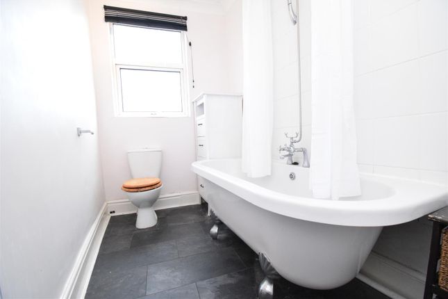 End terrace house to rent in Box Lane, Pontefract