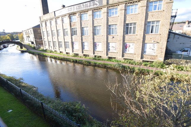 Flat for sale in Amber Wharf, Shipley, Bradford, West Yorkshire