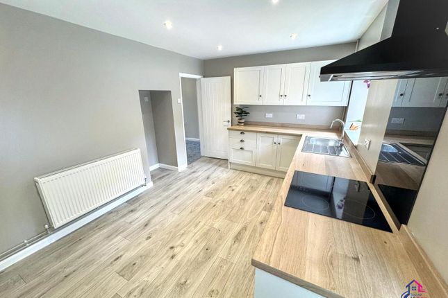 37, New Beacon Road, Grantham photo 4