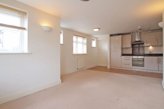 Flat 8, The Corner House Windmill Lane, Epsom photo 4