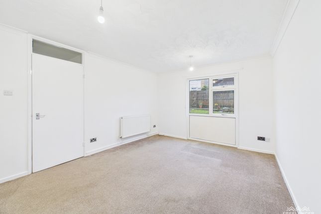 4, Tolpath, Cwmbran photo 5