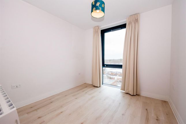 96 Ashwood House, 16-22 Pembroke Broadway, Camberley photo 4